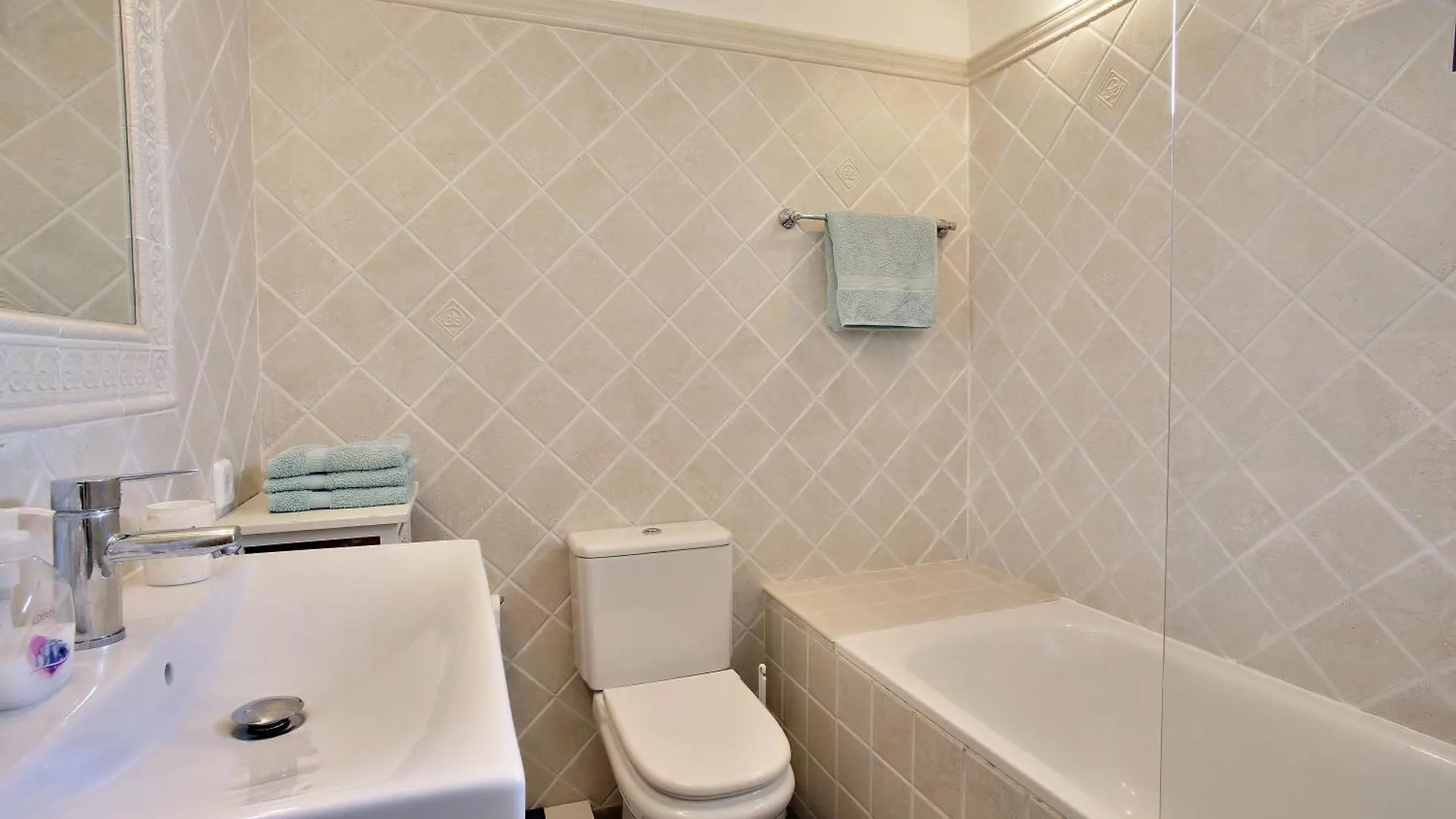 Beachfront Townhouse With Spectacular Seaview Εστεπόνα Ισπανία