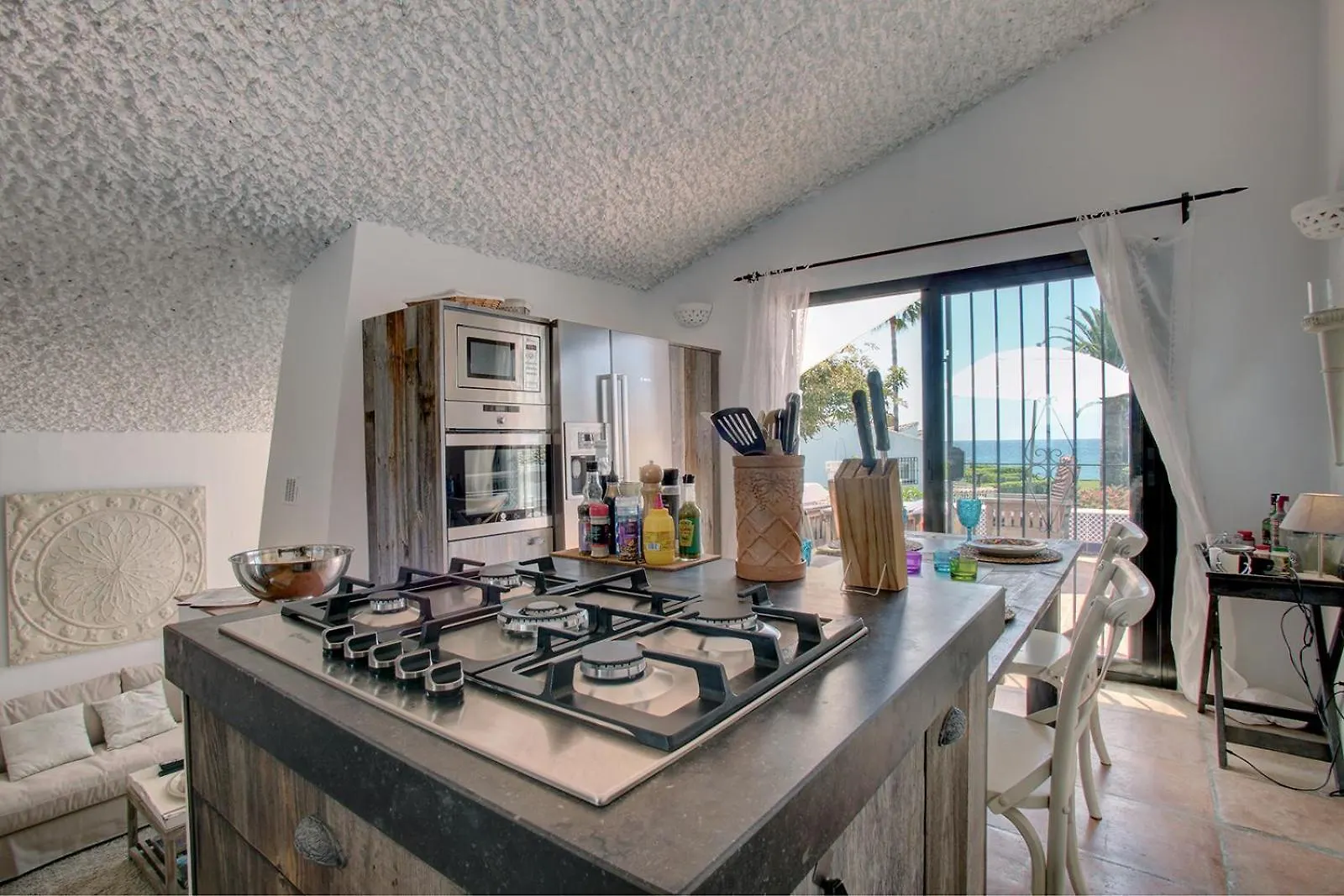 Σπίτι διακοπών Beachfront Townhouse With Spectacular Seaview Εστεπόνα