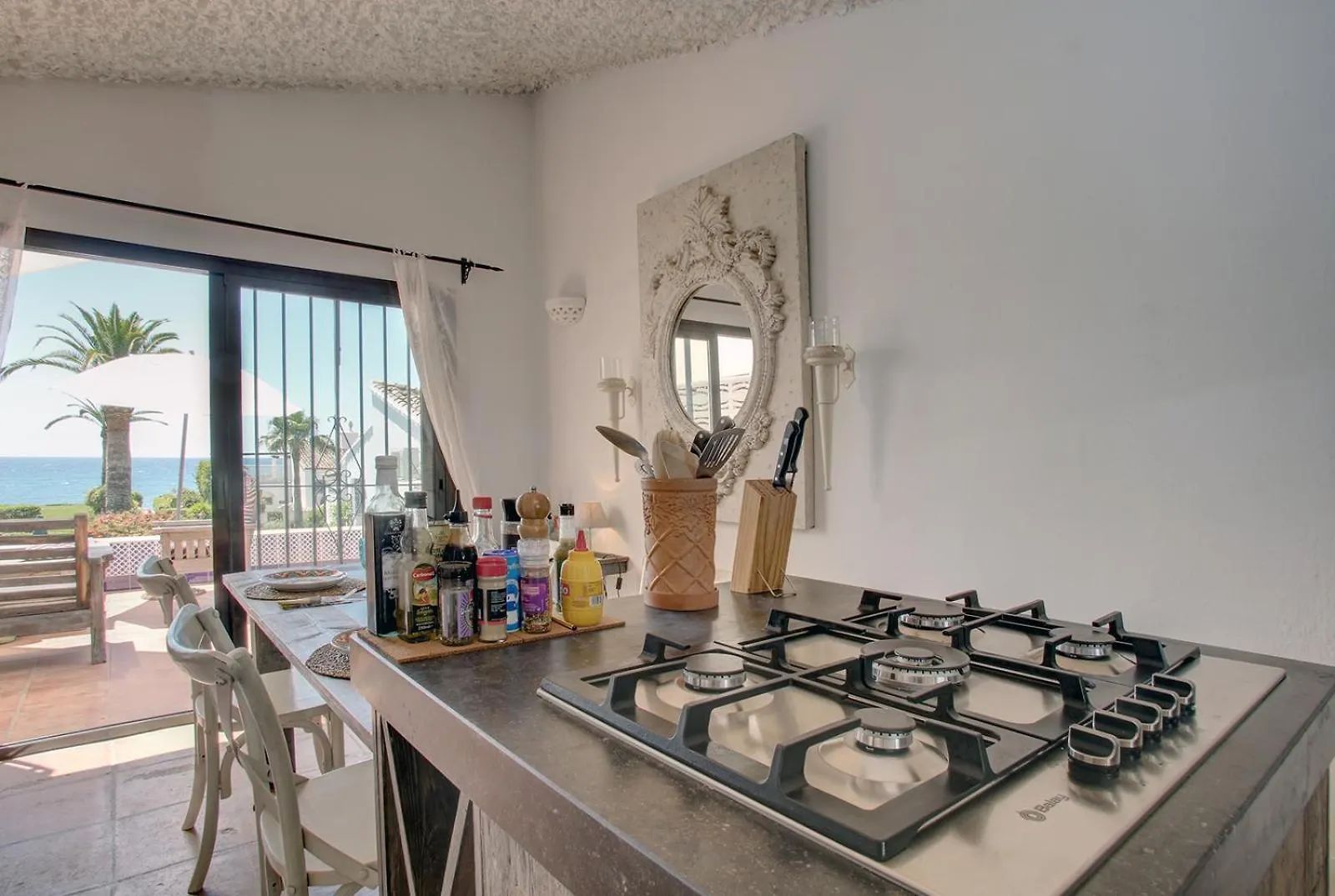 Beachfront Townhouse With Spectacular Seaview Εστεπόνα Σπίτι διακοπών